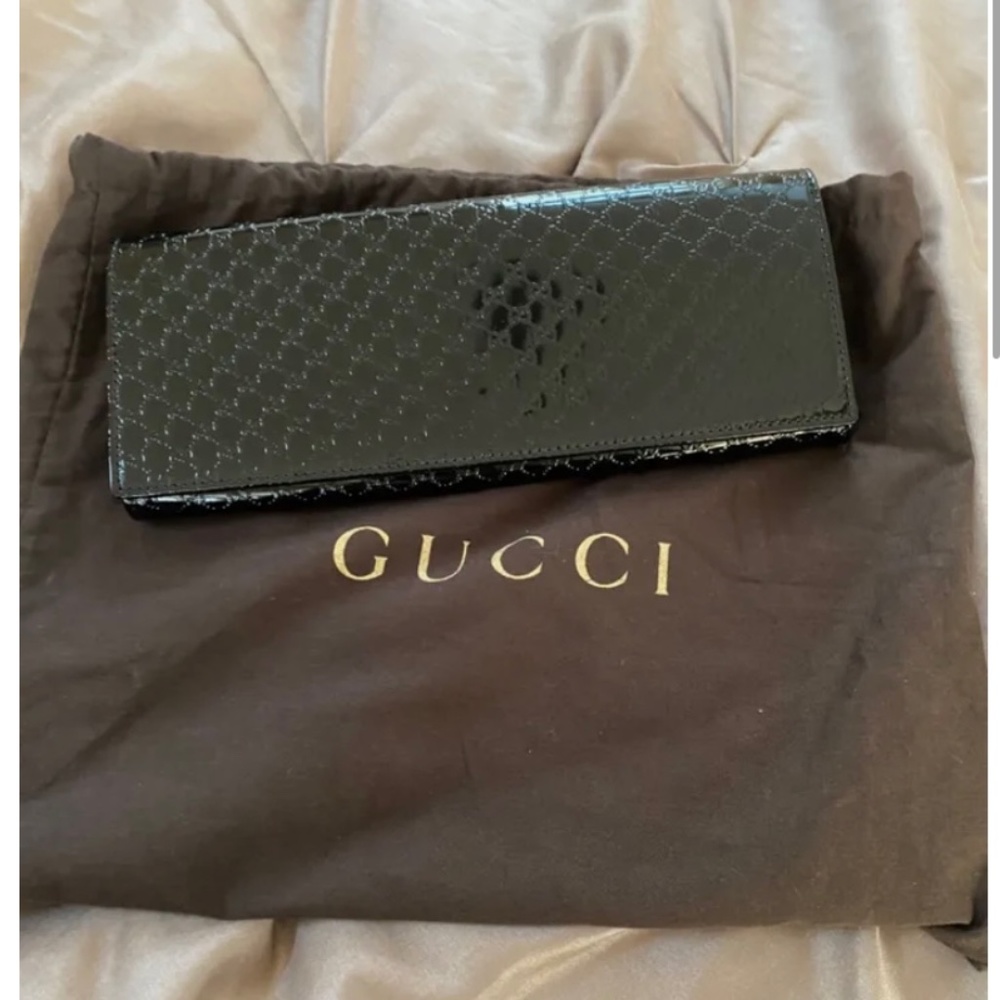Gucci Patent Microguccissima Small Broadway clutch - black